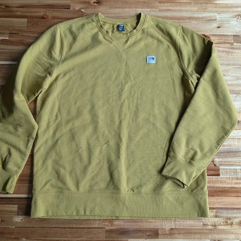The North Face Mens Heritage Patch Crewneck Sweatshirt Yellow XXL